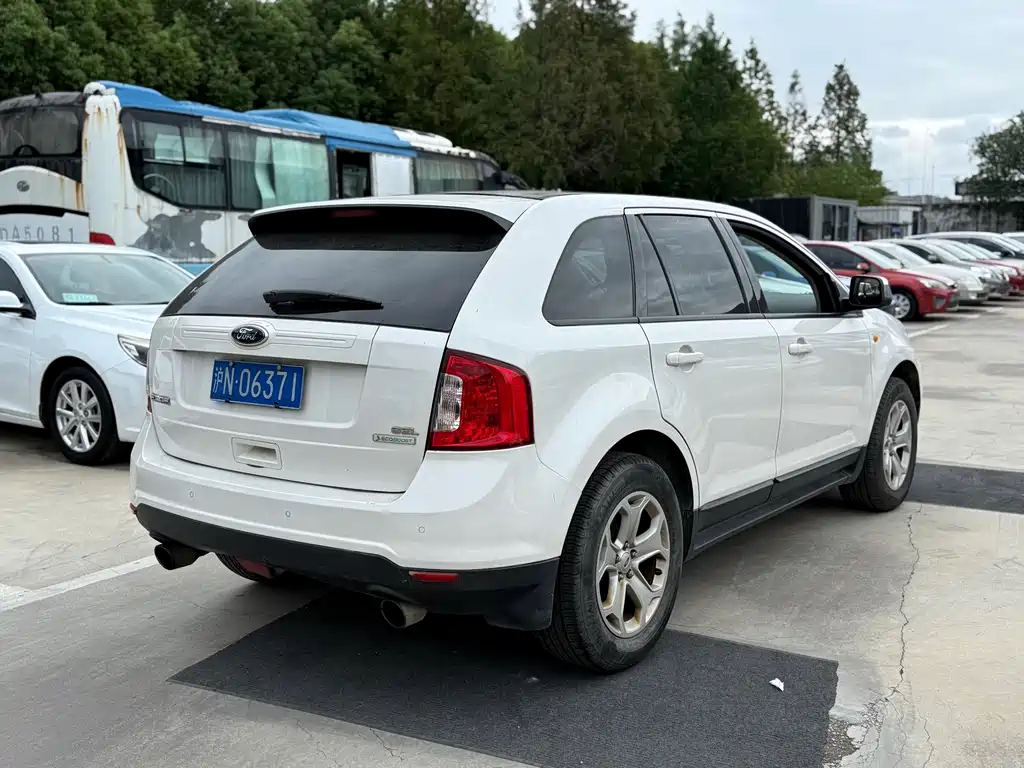 Ford Edge (Import) — миниатюра 9