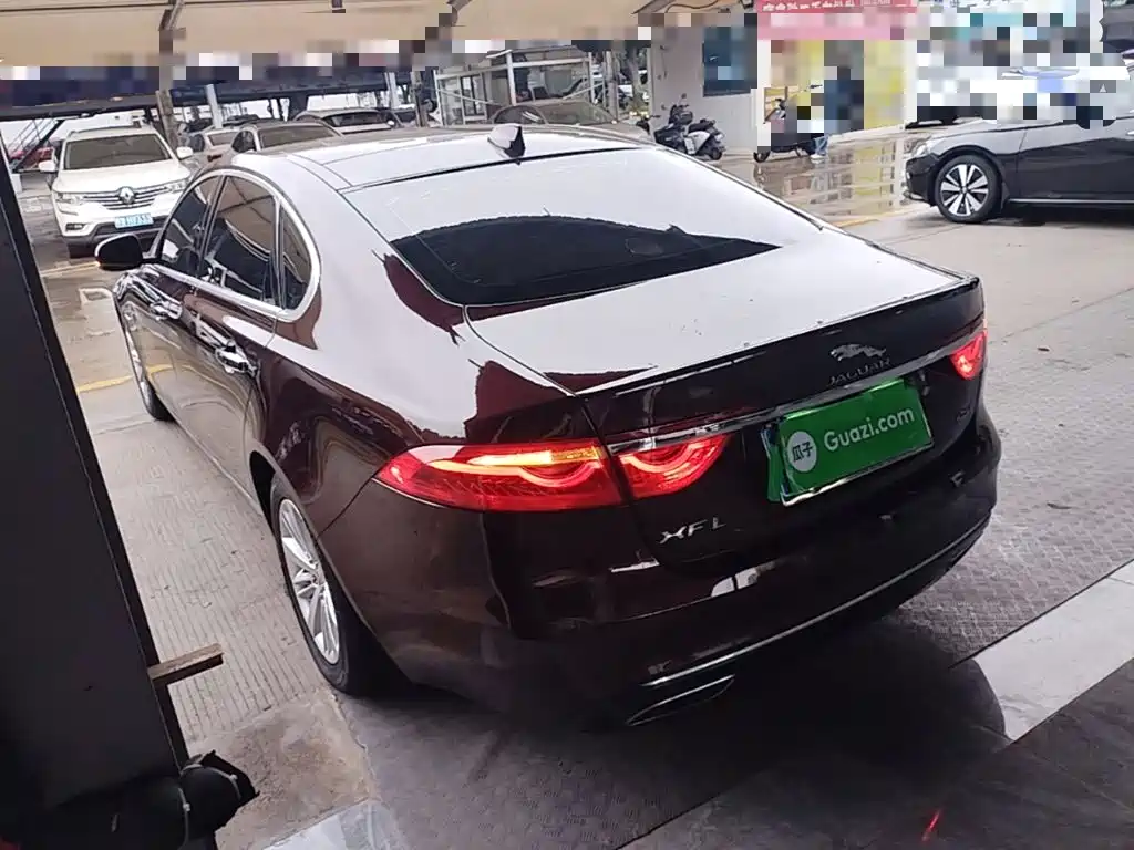 Jaguar XFL — миниатюра 5