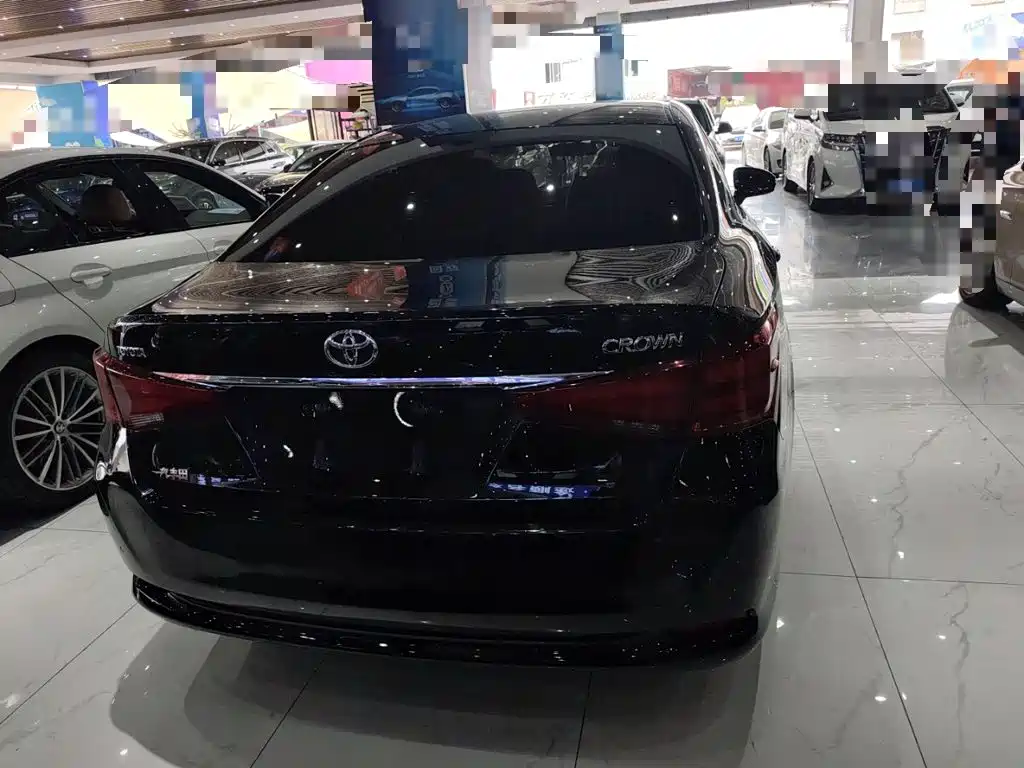Toyota Crown 2015 2.5L Smart