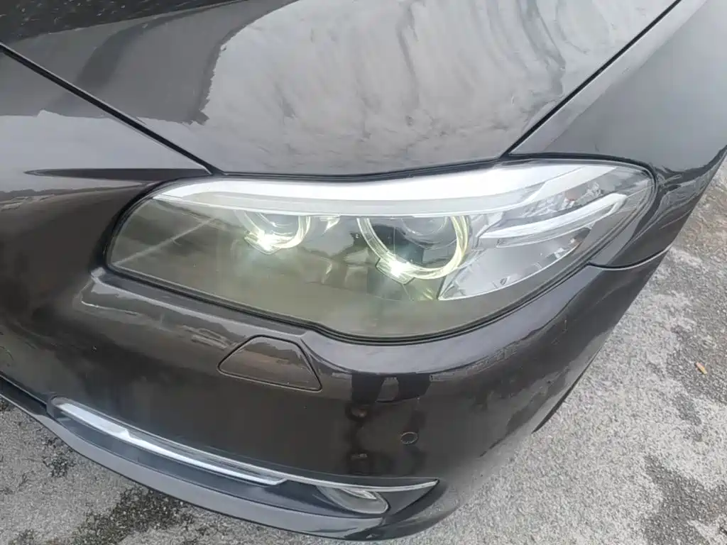 BMW 5 Series — миниатюра 24