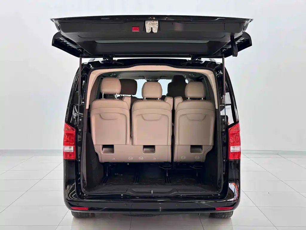 Mercedes-Benz Vito 2023 — фото 8