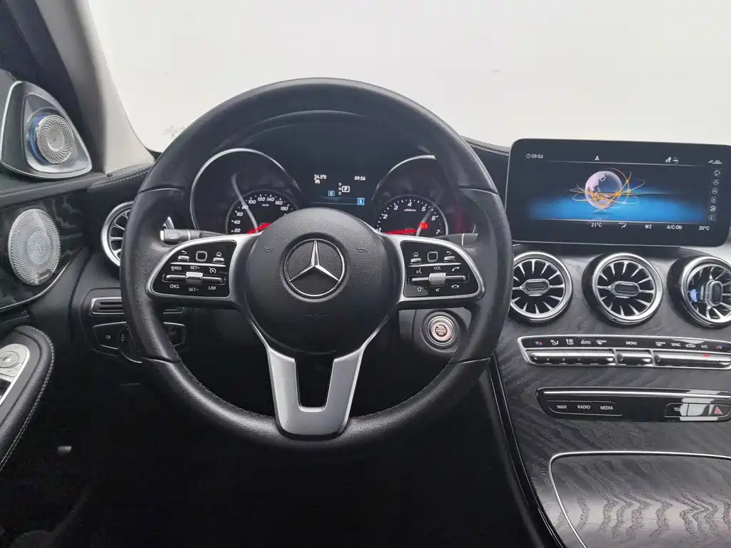 Mercedes-Benz C-Class — миниатюра 11