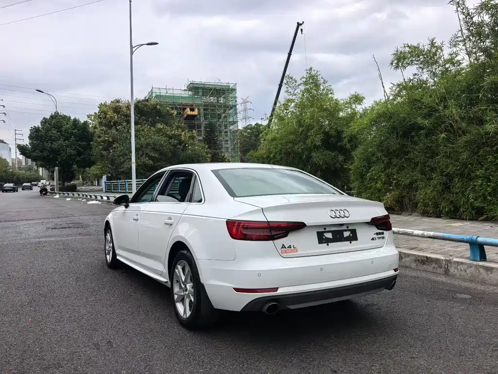 Audi A4L — миниатюра 7