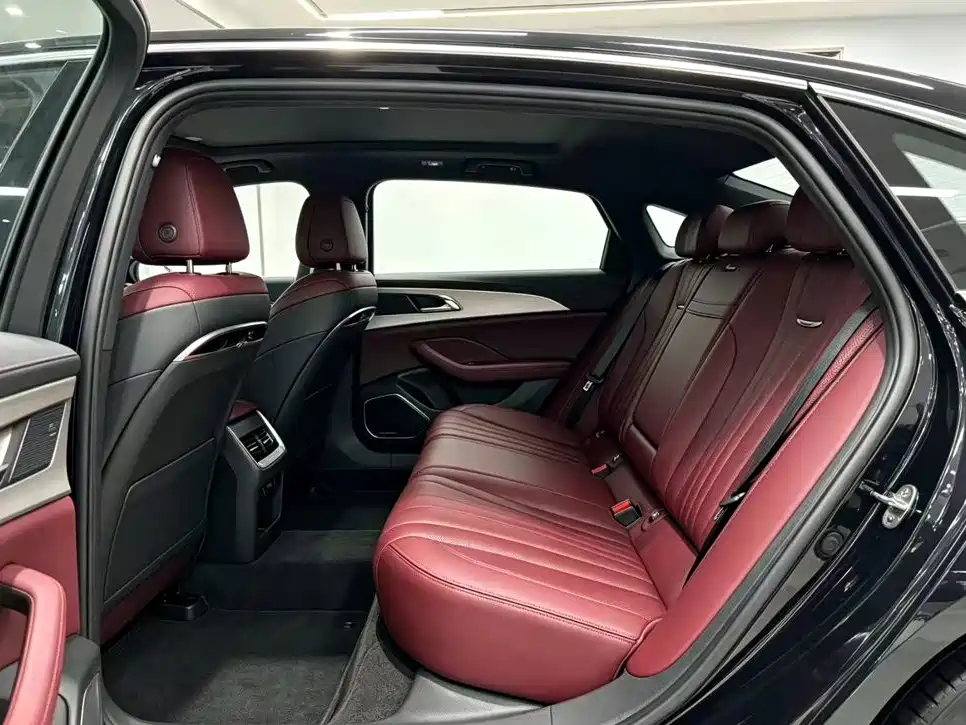 Hongqi Hongqi H5 — миниатюра 7