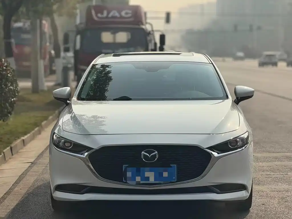 Mazda 3 Axela — миниатюра 2