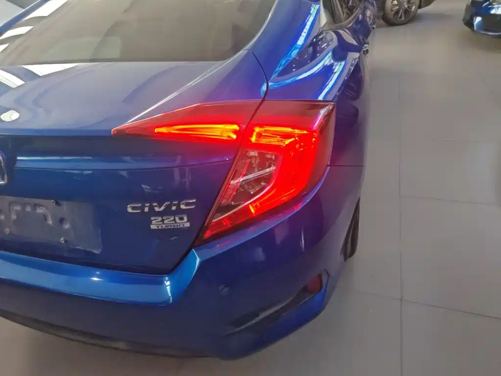 Honda Civic — миниатюра 8