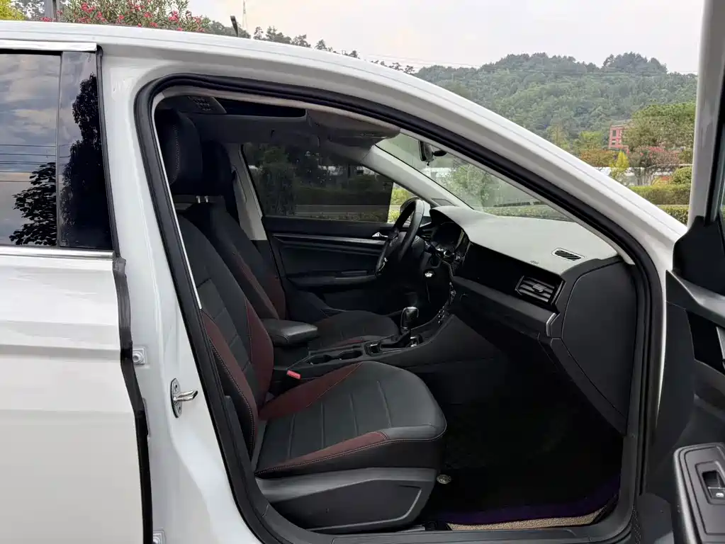 Volkswagen Bora — миниатюра 6