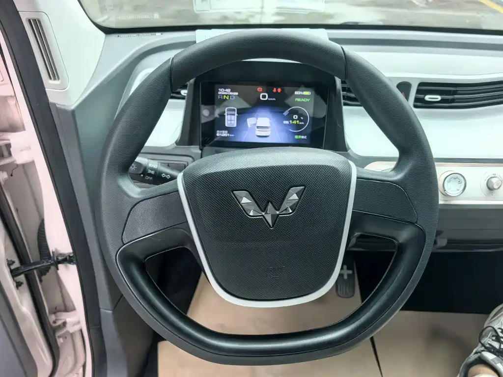 Wuling MINIEV — миниатюра 9