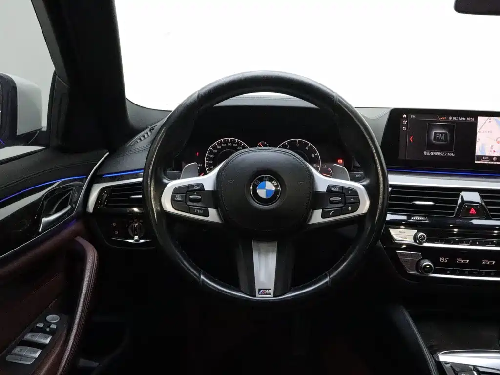 BMW 5 Series — миниатюра 16