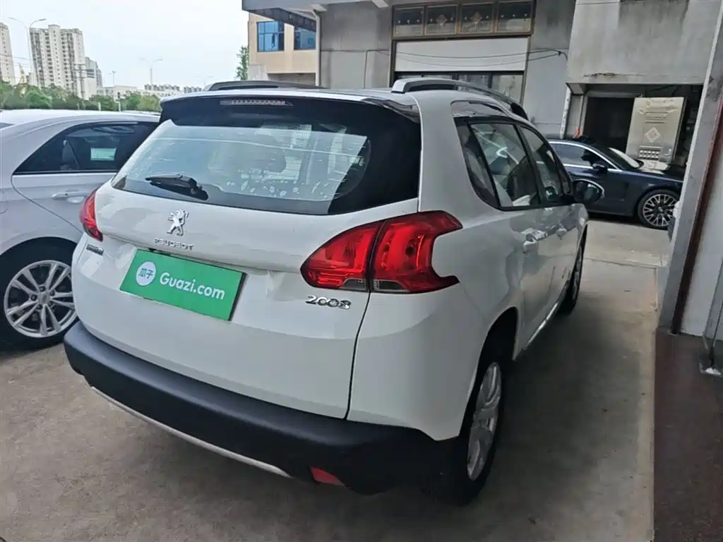 Peugeot 2008 2014 1.6L AT Fashion