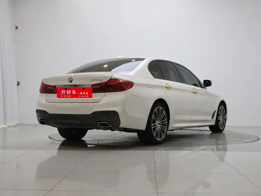 BMW 5 Series — миниатюра 4