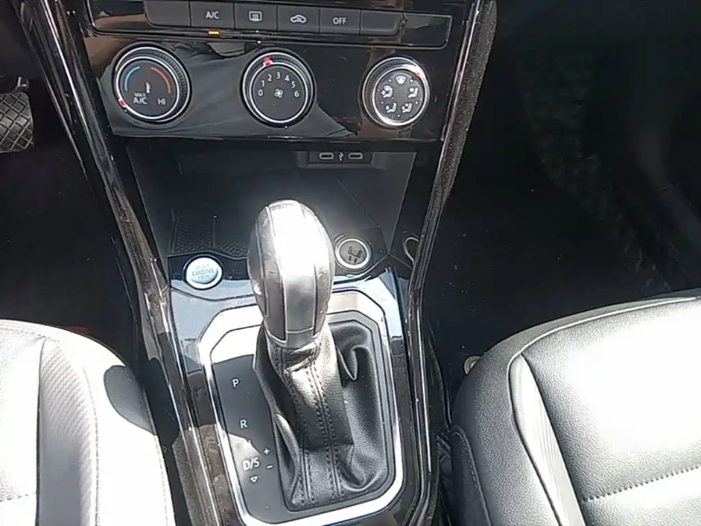 Volkswagen T-Roc — миниатюра 14