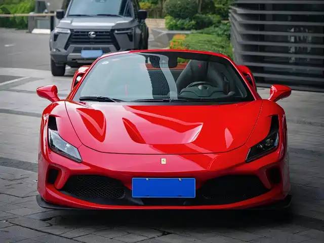 FERRARI F8 2021