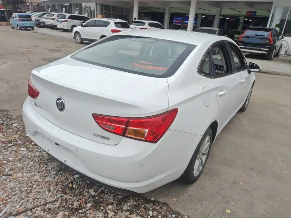 Buick Verano — миниатюра 7