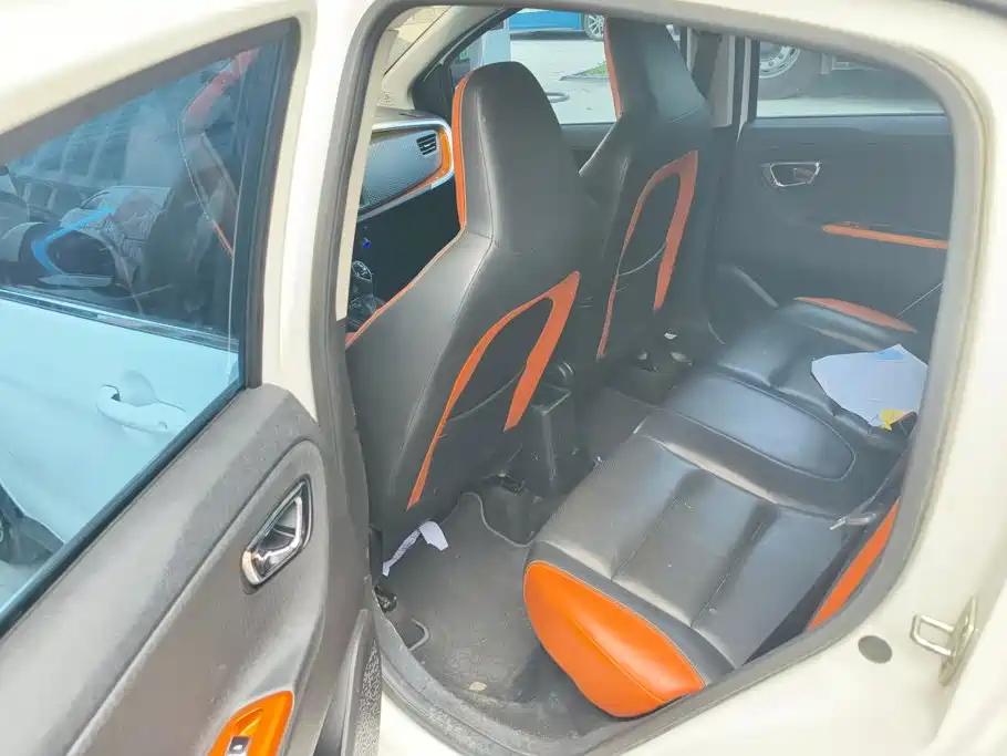 Geely Vision X1 — миниатюра 11