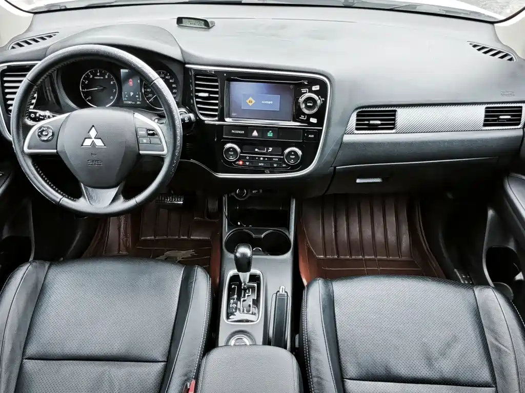 Mitsubishi Outlander (Import) — миниатюра 5