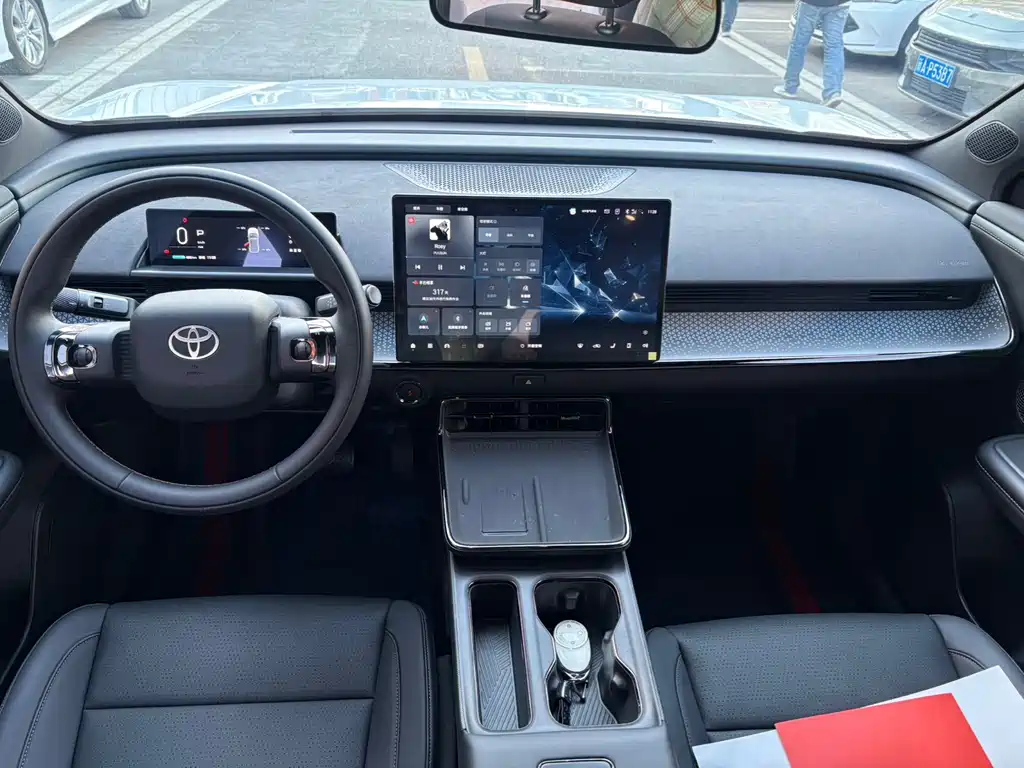 Toyota bZ3X — миниатюра 7