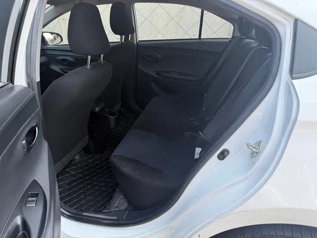 TOYOTA YARIS L TO ENJOY