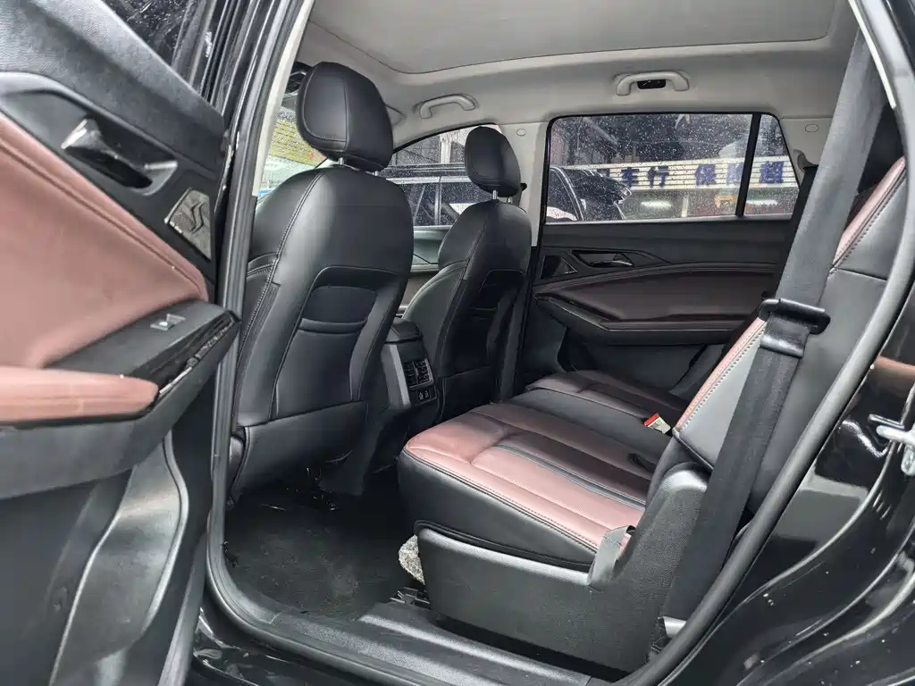 Sehol X8 PLUS 2023 1.5TGDI DCT Premium 7 мест