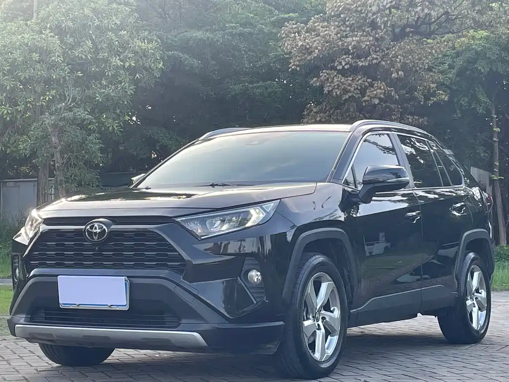 Купить Toyota RAV4