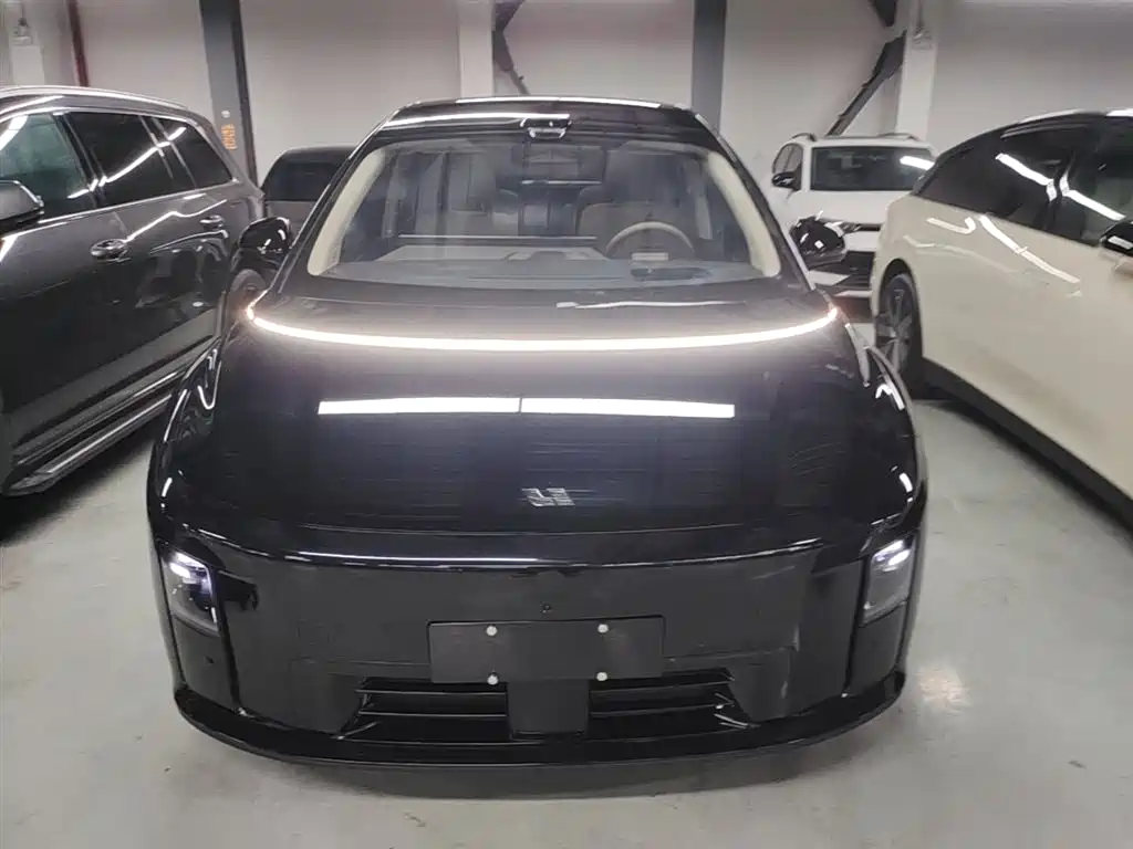 Li Auto i8 2025 Standard