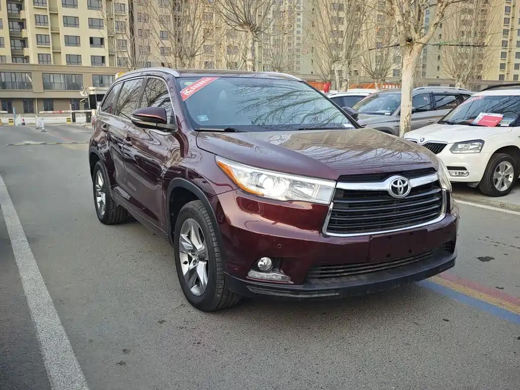 TOYOTA HIGHLANDER