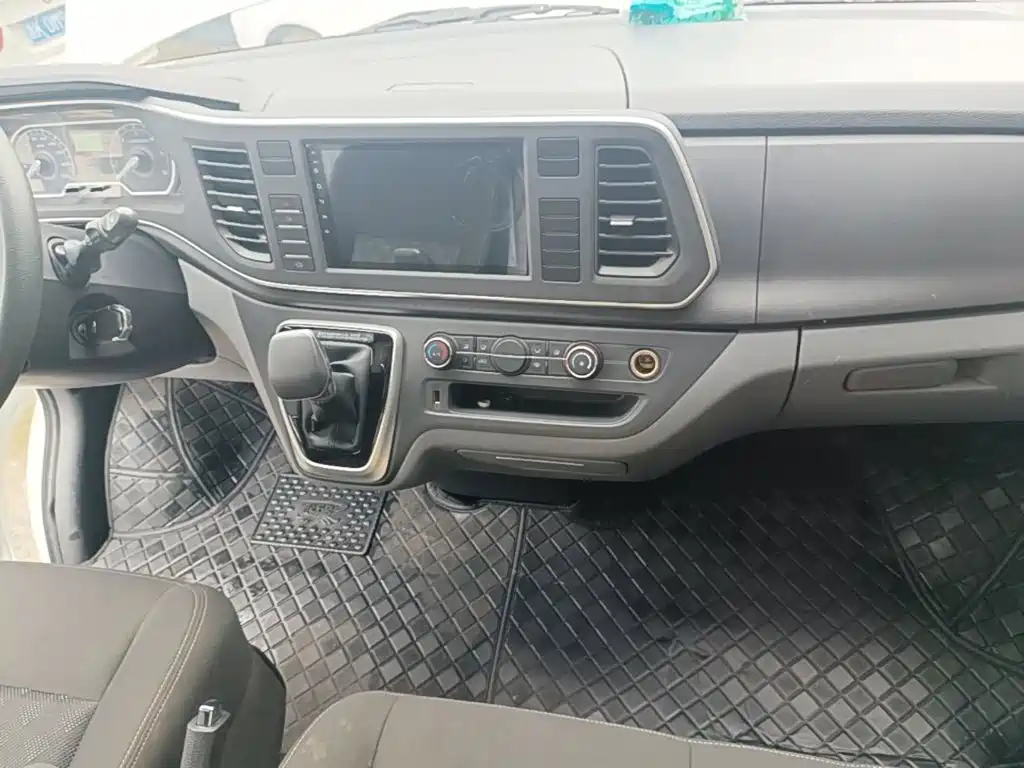 MAXUS V80 — миниатюра 14