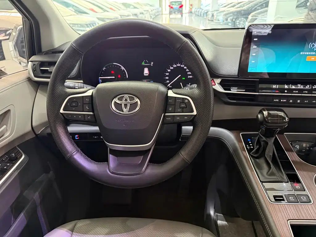Toyota Sienna 2.5L Hybrid Comfort Edition, фото 15