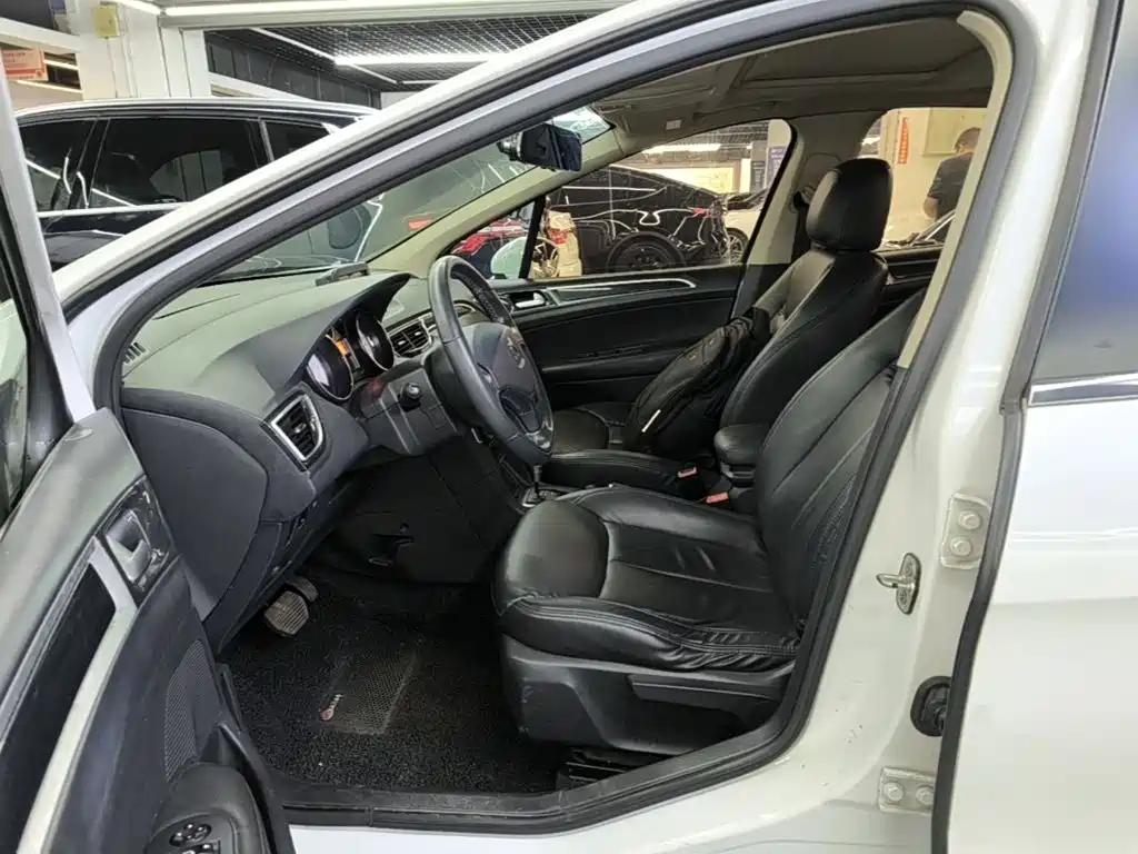 Peugeot 308 — миниатюра 15