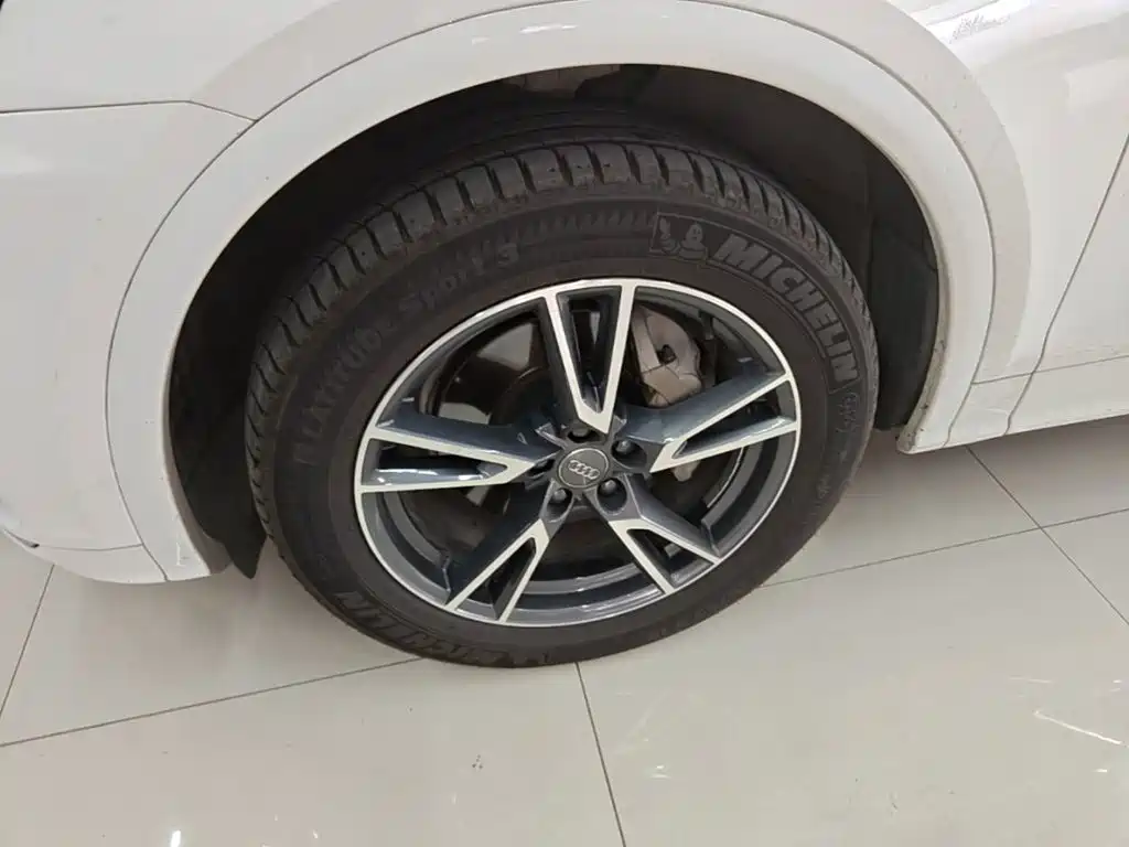 Audi Q5L — миниатюра 23