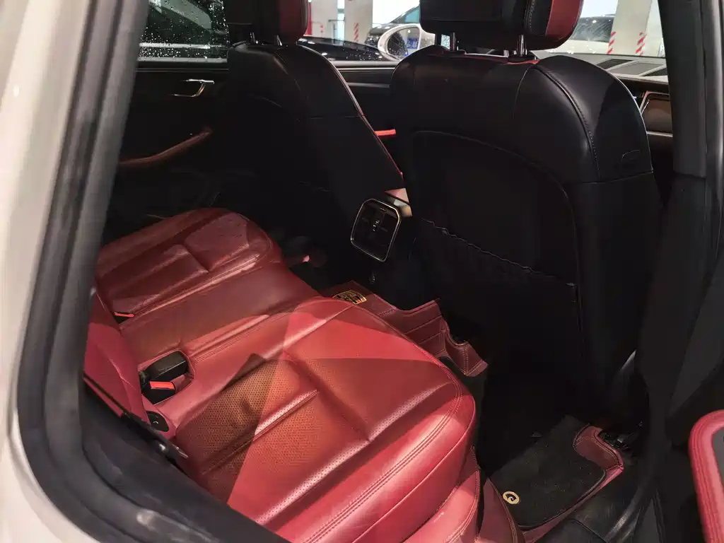 Porsche Macan — миниатюра 13