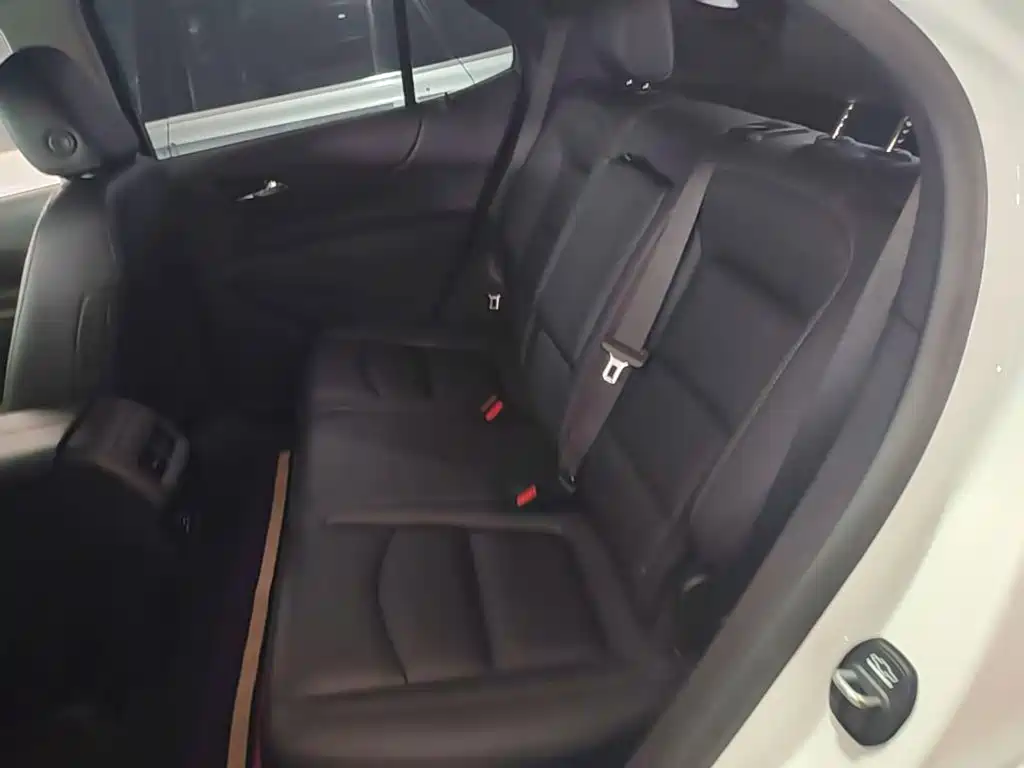 Chevrolet Equinox — миниатюра 17
