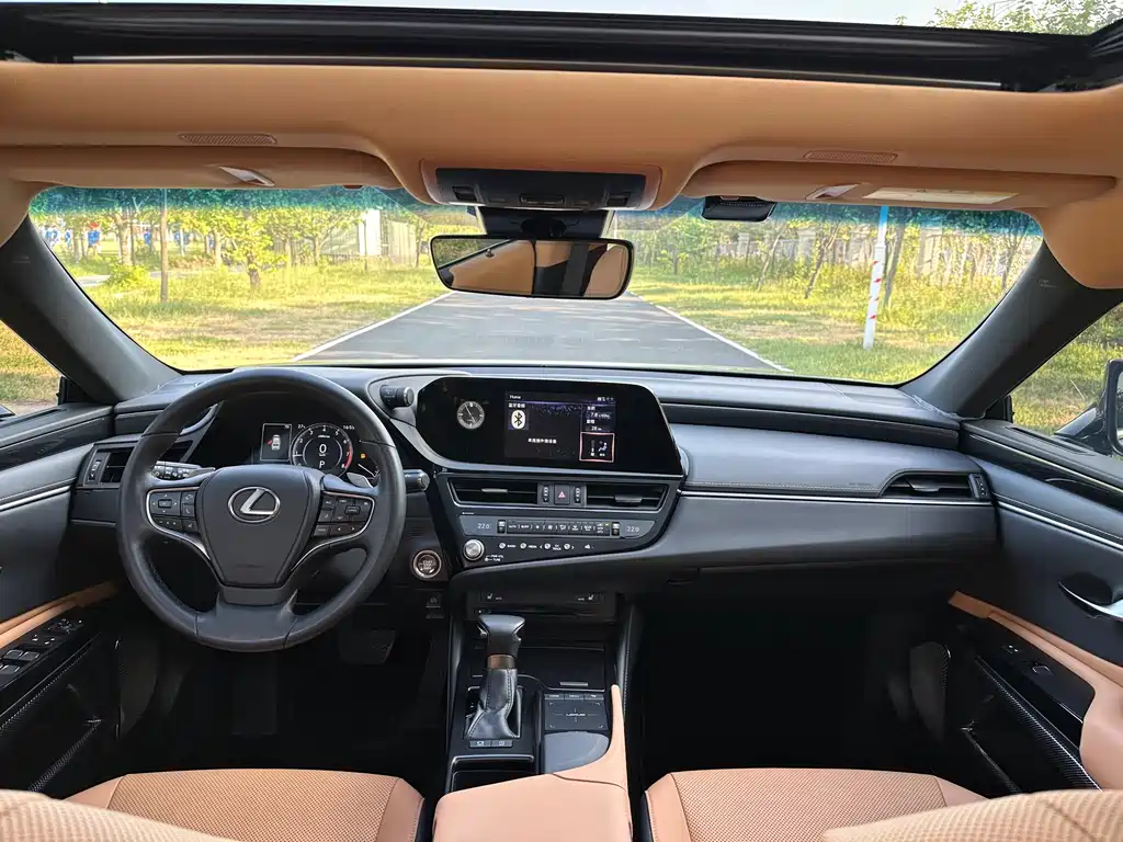 Lexus ES — миниатюра 9