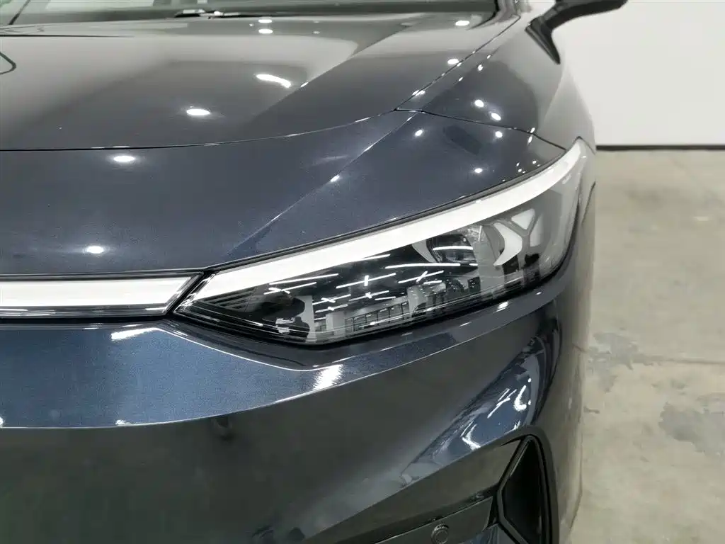 VOLKSWAGEN ID.7 VIZZION