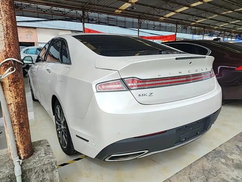 Lincoln MKZ — миниатюра 5