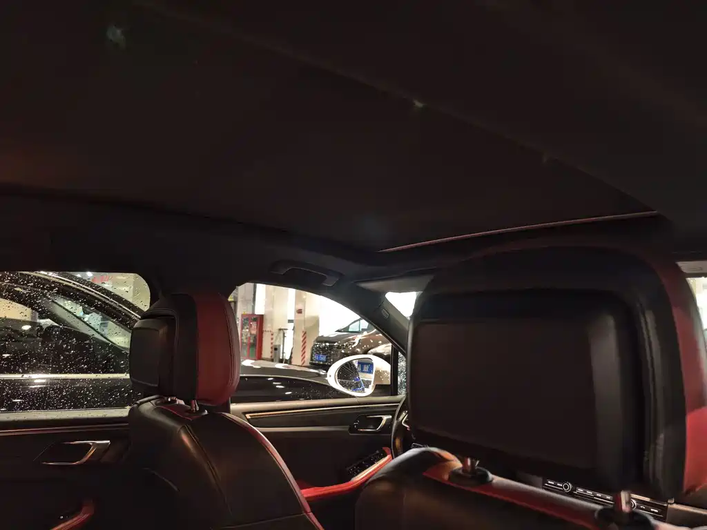 Porsche Macan — миниатюра 14