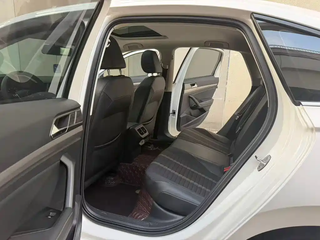 Volkswagen Lavida — миниатюра 6