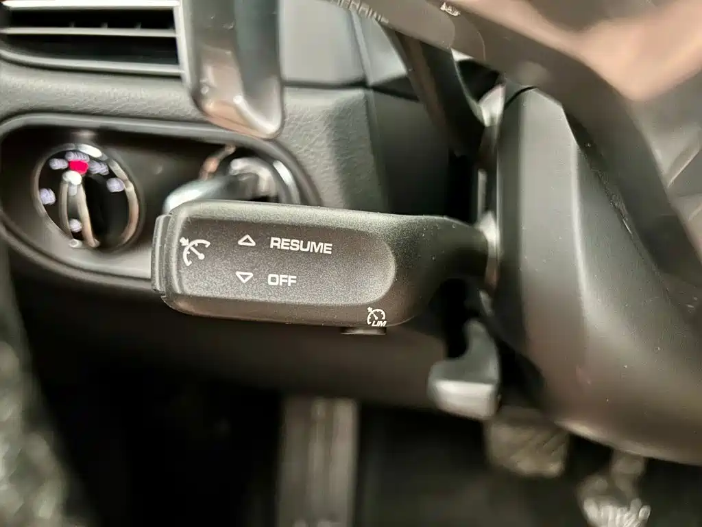 Porsche Macan — миниатюра 14