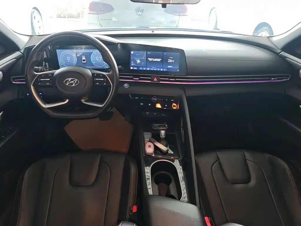 Hyundai Elantra — миниатюра 10