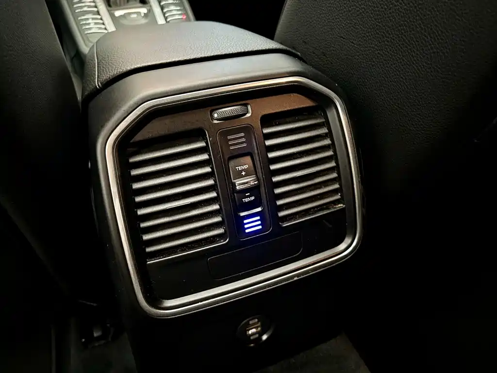 Porsche Macan — миниатюра 18