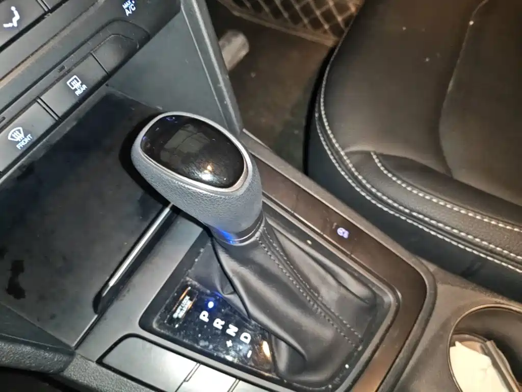 Hyundai Elantra — миниатюра 14