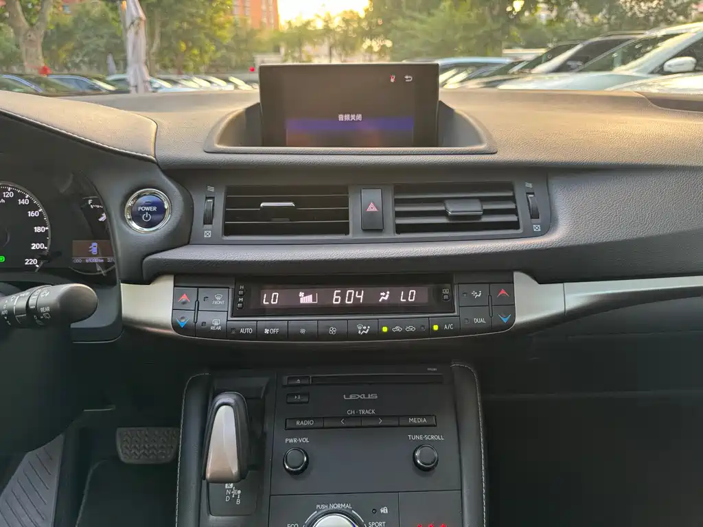 Lexus CT — миниатюра 9