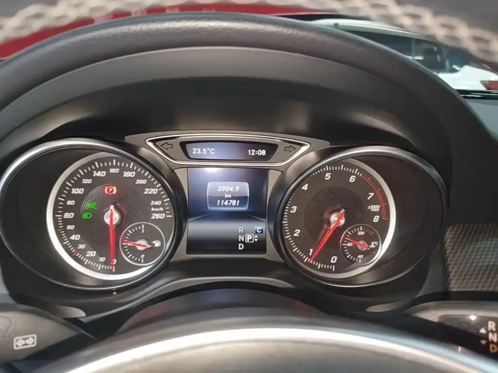 Mercedes-Benz GLA — миниатюра 12