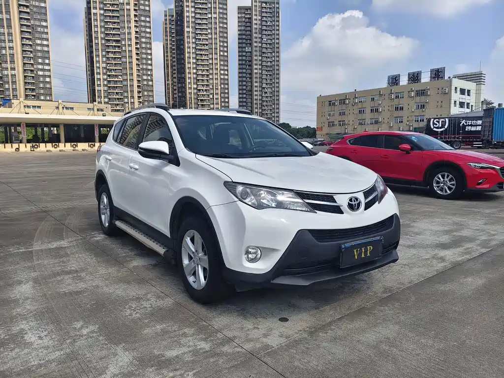 Toyota RAV4 — миниатюра 3
