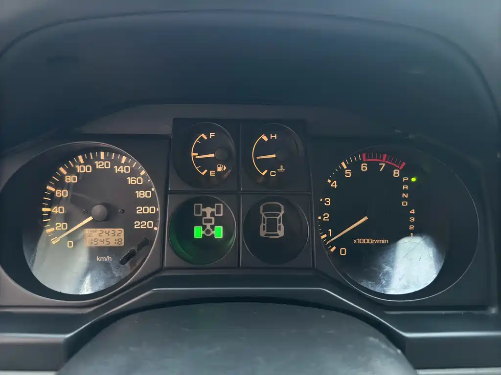 Mitsubishi Pajero — миниатюра 16