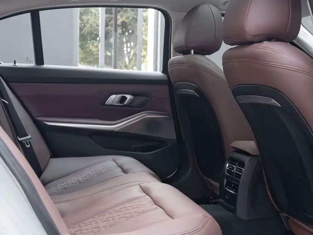 BMW 3 Series — миниатюра 14