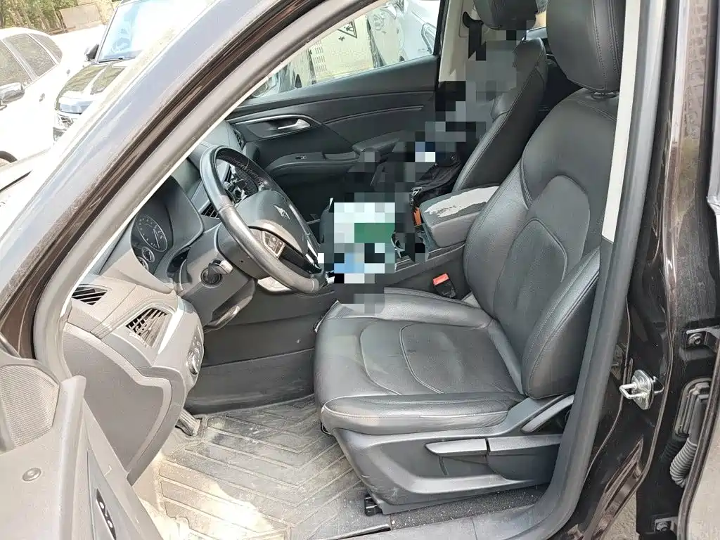 Borgward BX7 — миниатюра 16