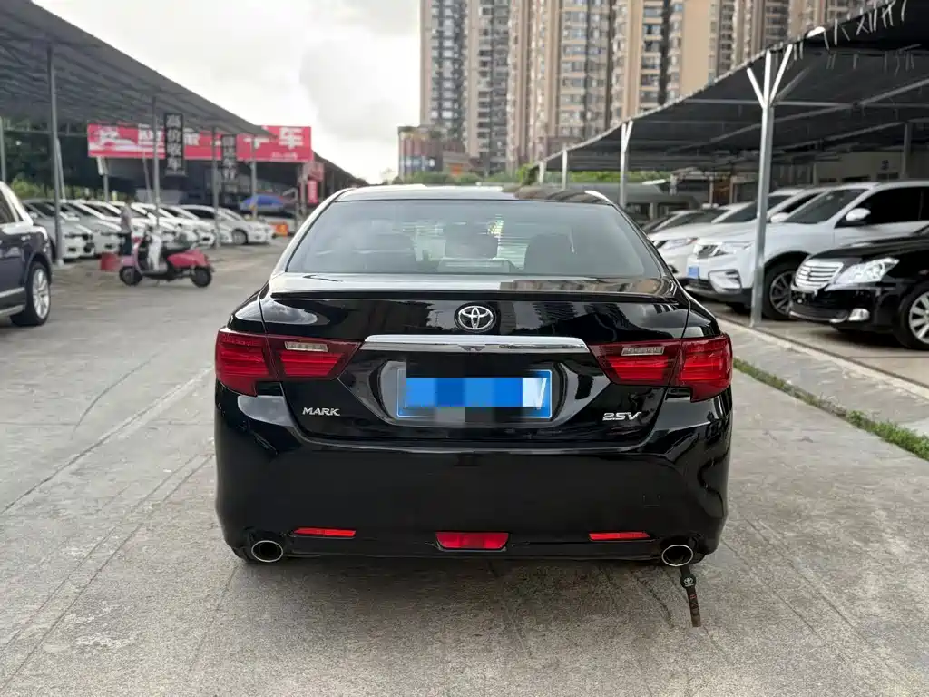 Toyota Reiz — миниатюра 8