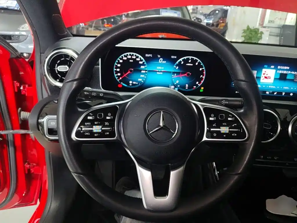 Mercedes-Benz A-Class (Import) — миниатюра 11
