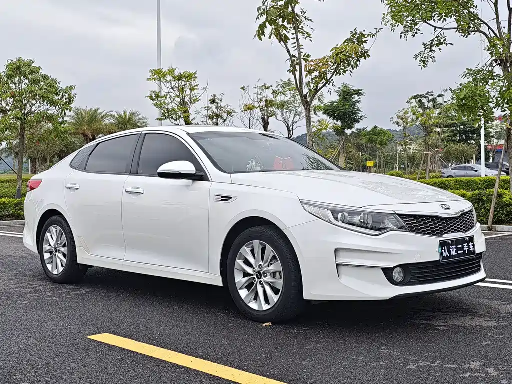 Kia K5 2016 2.0L AT GLS